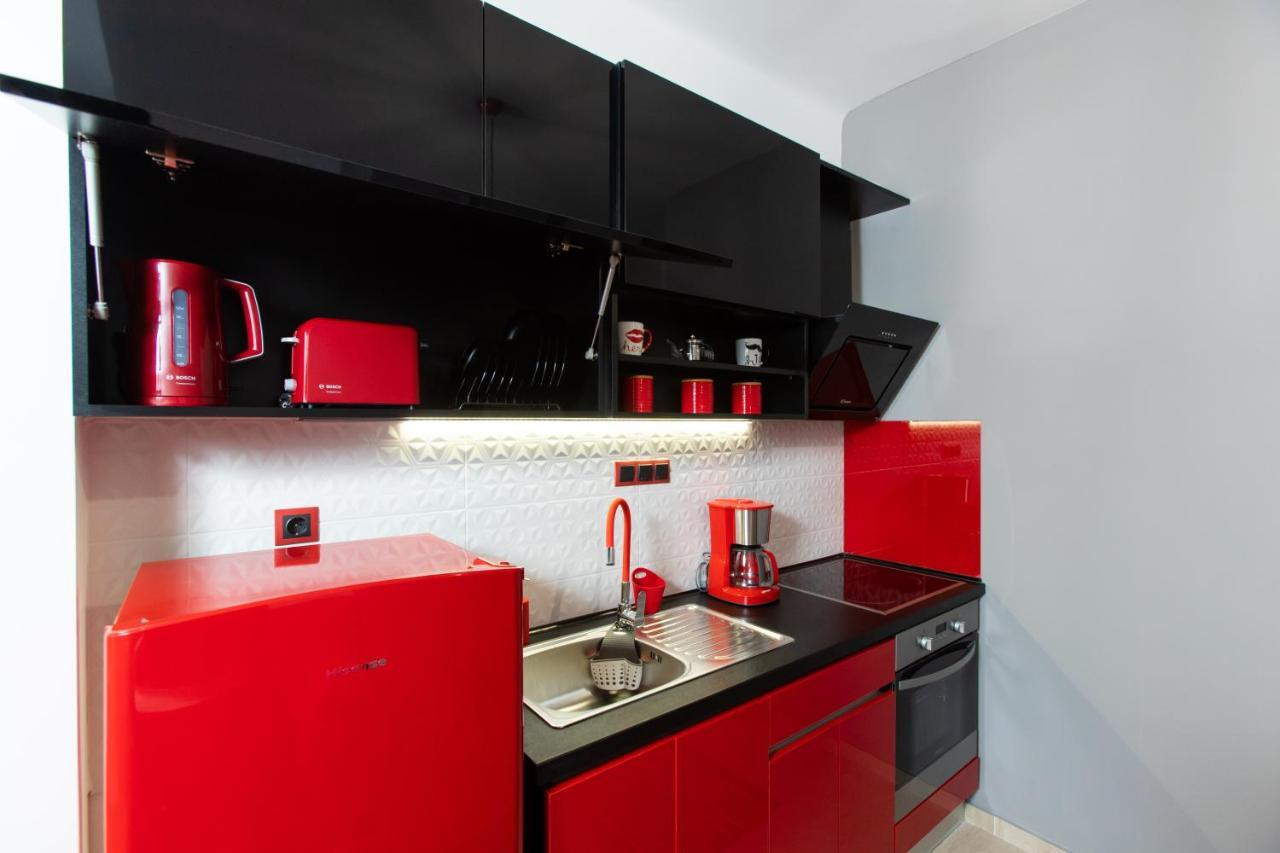 Downtown Luxury Boutique Suites : The Red Suite Thessaloniki Exterior photo