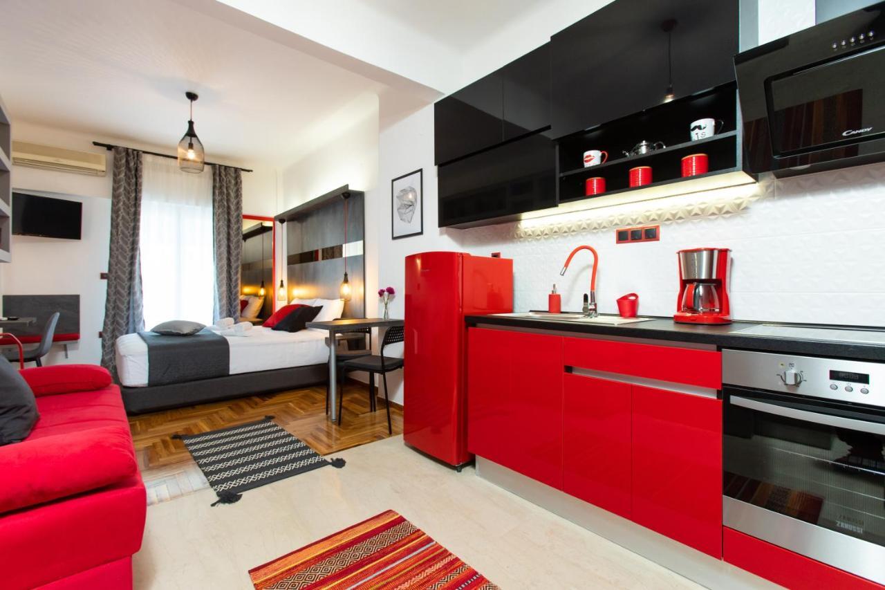 Downtown Luxury Boutique Suites : The Red Suite Thessaloniki Exterior photo