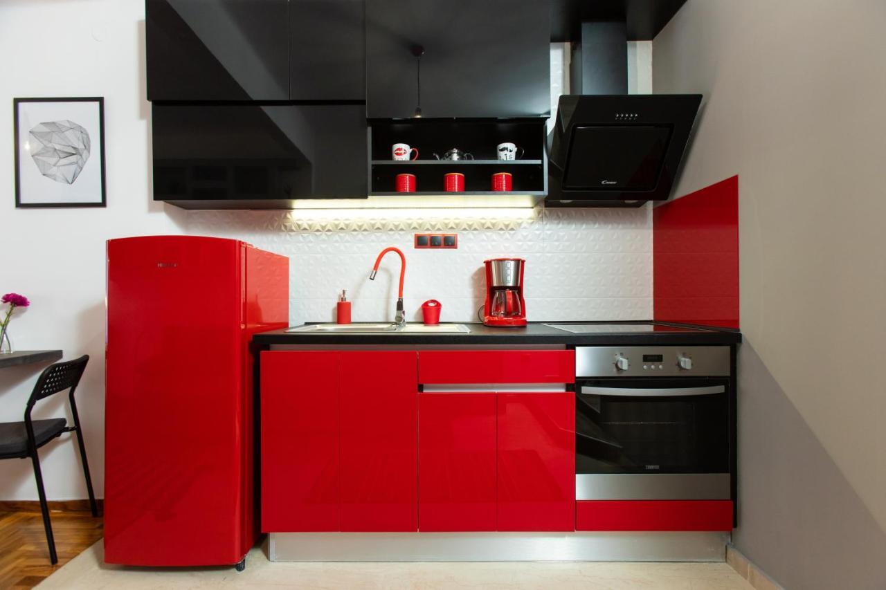 Downtown Luxury Boutique Suites : The Red Suite Thessaloniki Exterior photo
